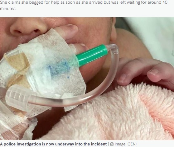 頭に怪我をしたオリヴィアちゃん（画像は『The Mirror　2022年5月16日付「Newborn forced to get 11 stitches after she fell out of pregnant mum head first」（Image: CEN）』のスクリーンショット）