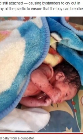 【海外発！Breaking News】ゴミ収集箱に生きたまま捨てられた赤ちゃん、収集作業員がレジ袋の中から発見（イラン）