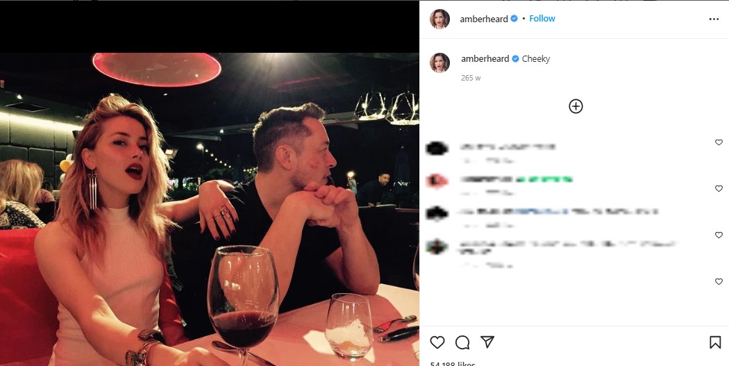 2017年4月、イーロンとの交際を公にしたアンバー（画像は『Amber Heard　2017年4月24日付Instagram「Cheeky」』のスクリーンショット）