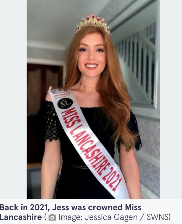 昨年、ミス・ワールドのイギリス大会で準優勝したジェシカさん（画像は『The Mirror　2022年4月26日付「Woman bullied as a child wants to hit back by becoming first ginger Miss World」（Image: Jessica Gagen / SWNS）』のスクリーンショット）