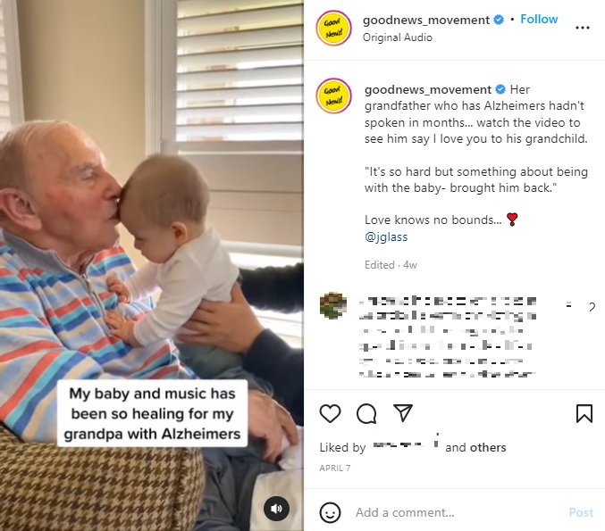 エルサちゃんにキスするグランパ（画像は『Good News Movement　2022年4月7日付Instagram「Her grandfather who has Alzheimers hadn’t spoken in months」』のスクリーンショット）