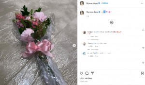 誕生日祝いとして贈られた花束（画像は『Lily-Rose Depp　2022年5月28日付Instagram「23」』のスクリーンショット）