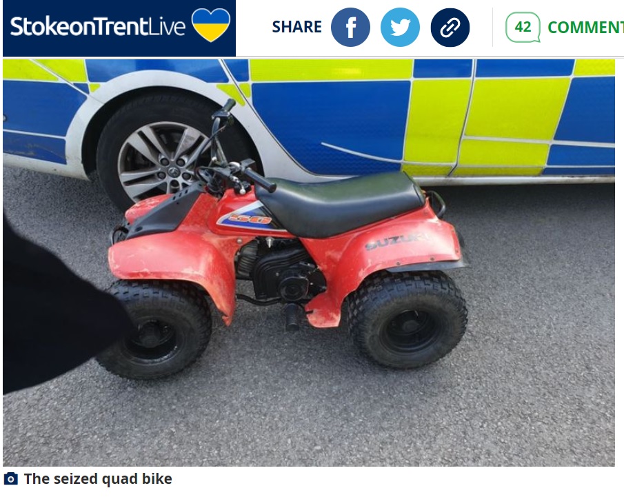 道路交通法に基づいて子供用4輪バギーを警察が押収（画像は『Stoke Sentinel　2022年4月23日付「‘Are you having a laugh’ - Police slammed after seizing quad bike from child, 2」』のスクリーンショット）