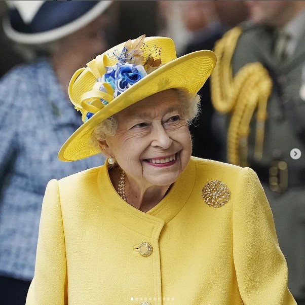 王女時代の姿が新たに公開されたエリザベス女王（画像は『The Royal Family　2022年5月21日Instagram「Swipe through for some of this week’s highlights, which includes:」』のスクリーンショット）