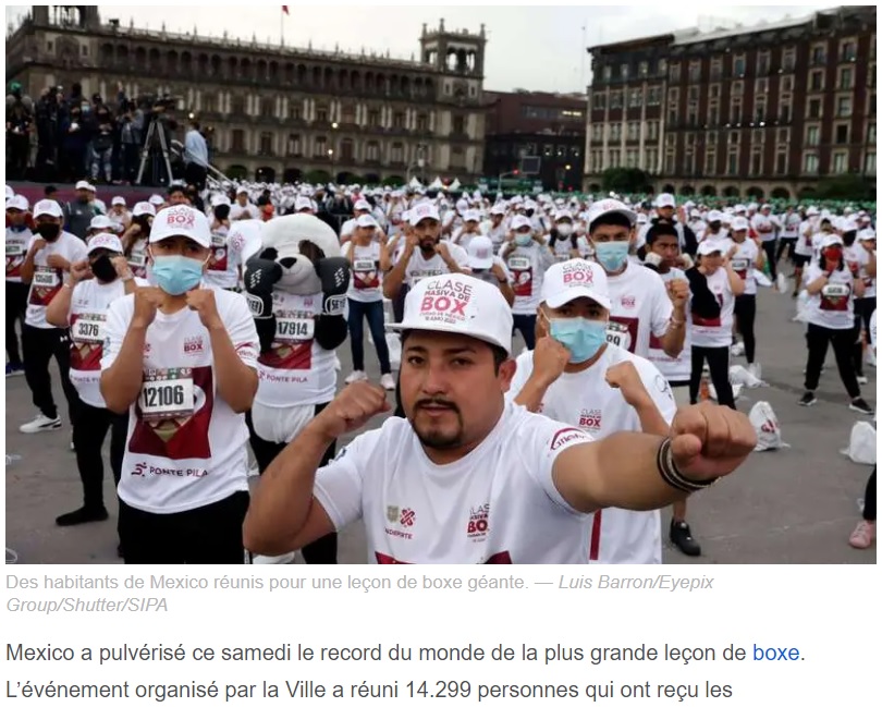 世界最大の「ボクシングレッスン」に集まった参加者たち（画像は『20 Minutes　2022年6月22日付「Mexico bat le record de la plus grande leçon de boxe avec plus de 14.000 personnes réunies」（Luis Barron/Eyepix Group/Shutter/SIPA）』のスクリーンショット）