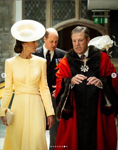 伝統あるイヤリングをつけたキャサリン妃（画像は『Duke and Duchess of Cambridge　2022年6月3日付Instagram「Today we gave thanks for Her Majesty The Queen’s inspirational service to our country and the Commonwealth over the past 70 years.」』のスクリーンショット）