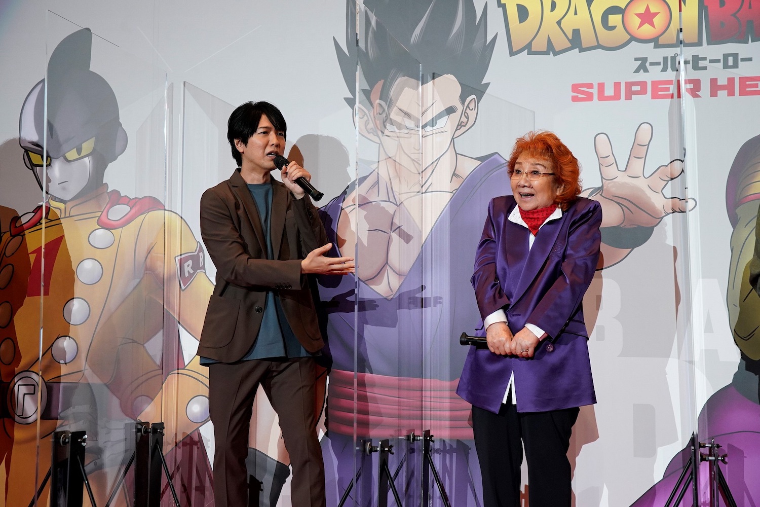 映画『ドラゴンボール超 スーパーヒーロー』初日舞台挨拶に登場した神谷浩史と野沢雅子