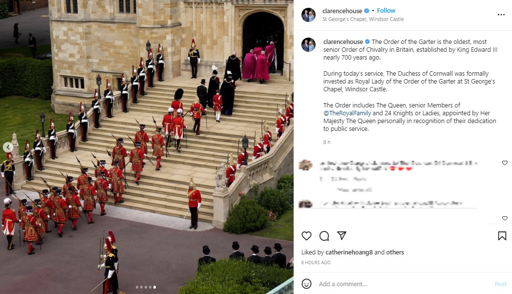 聖ジョージ礼拝堂に入って行く皇太子夫妻（画像は『Clarence House　2022年6月13日付Instagram「The Order of the Garter is the oldest, most senior Order of Chivalry in Britain, established by King Edward III nearly 700 years ago.」』のスクリーンショット）