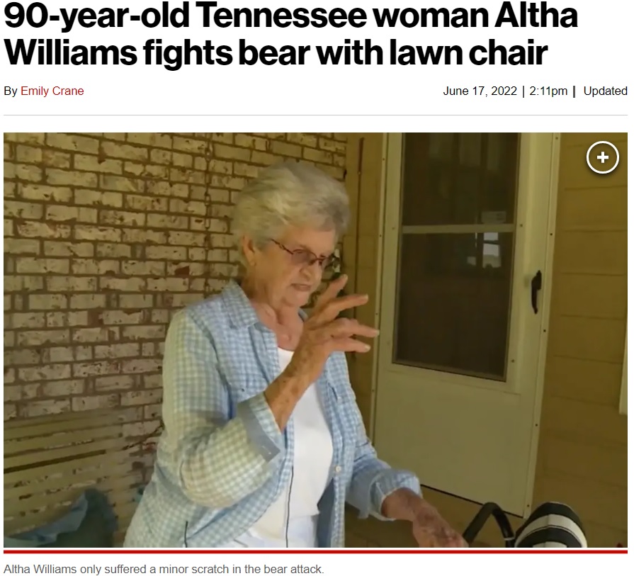 クマと遭遇した当時を振り返る女性（画像は『New York Post　2022年6月17日付「90-year-old Tennessee woman Altha Williams fights bear with lawn chair」（WVLT）』のスクリーンショット）