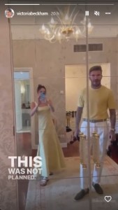 偶然にも同色の服を選んだというベッカム夫妻（画像は『Victoria Beckham　2022年7月5日付Instagram』のスクリーンショット）