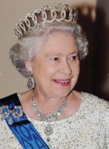 【イタすぎるセレブ達】エリザベス女王、最新ルールは4歳ルイ王子にも禁止　ウィリアム王子夫妻に我慢できないことも