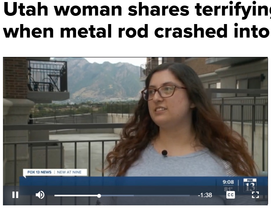 メガネをかけていたことで割れたガラスが目の中に入ってしまうことを免れたアネットさん（画像は『FOX 13 Utah and Salt Lake City　2022年7月15日付「Utah woman shares terrifying moment when metal rod crashed into windshield」』のスクリーンショット）