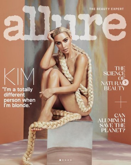 『Allure』8月号の表紙を飾ったキム（画像は『Kim Kardashian　2022年7月7日付Instagram「ALLURE MAGAZINE」』のスクリーンショット）