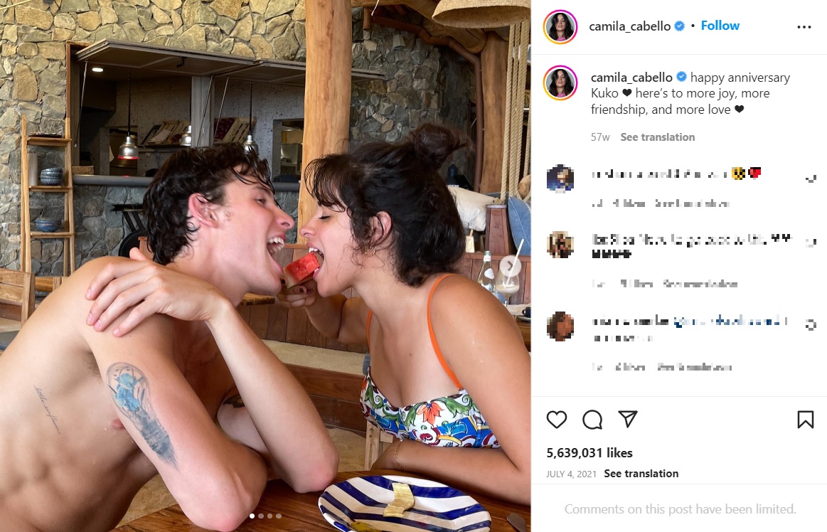 交際していた当時のショーン・メンデスとカミラ・カベロ（画像は『camila　2021年7月4日付Instagram「happy anniversary Kuko」』のスクリーンショット）