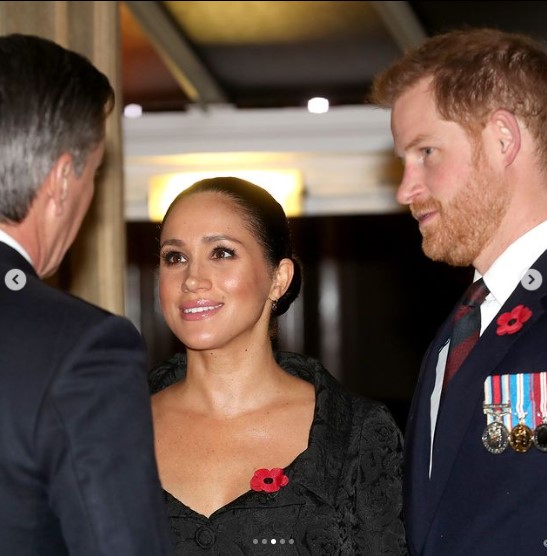 ヘンリ王子とメーガン妃、王室スタッフに対するいじめ疑惑が続々浮上（画像は『The Royal Family　2019年11月9日付Instagram「Tonight, members of the Royal Family are at the Royal Albert Hall for the Festival of Remembrance.」』のスクリーンショット）