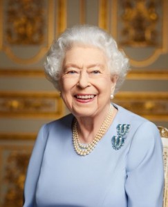 昨年9月8日にスコットランドのバルモラル城で崩御したエリザベス女王。棺は聖ジョージ礼拝堂に埋葬された（画像は『The Royal Family　2022年9月18日付Instagram「Ahead of Her Majesty The Queen’s Funeral」』のスクリーンショット）