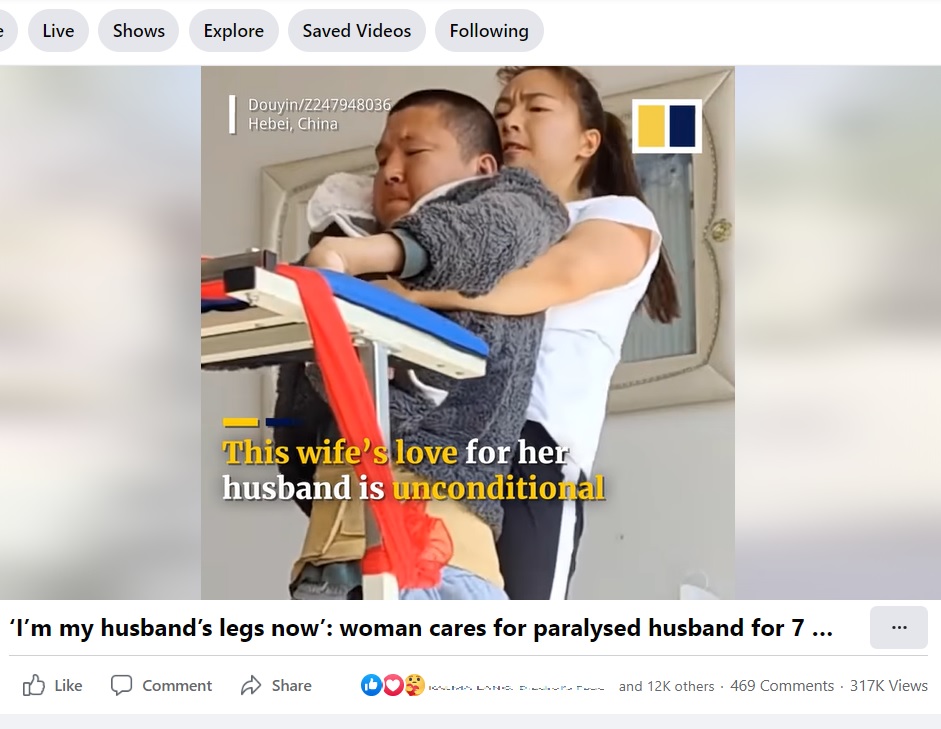 体が麻痺した夫を7年間支え続ける妻（画像は『South China Morning Post　2022年9月2日付Facebook「‘I’m my husband’s legs now’」』のスクリーンショット）