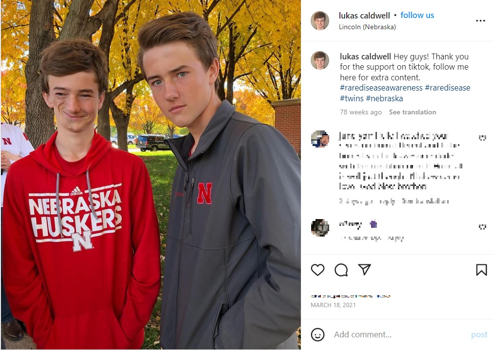 ベストフレンドのベンさん（右）とルーカスさん（画像は『Lukas Caldwell　2021年3月18日付Instagram「Hey guys!」』のスクリーンショット）