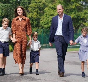 ランブルック・スクールに向かうウィリアム王子一家（画像は『HELLO!　Magazine 2022年9月7日付Instagram「It’s back to school for the Cambridge children…」』のスクリーンショット）