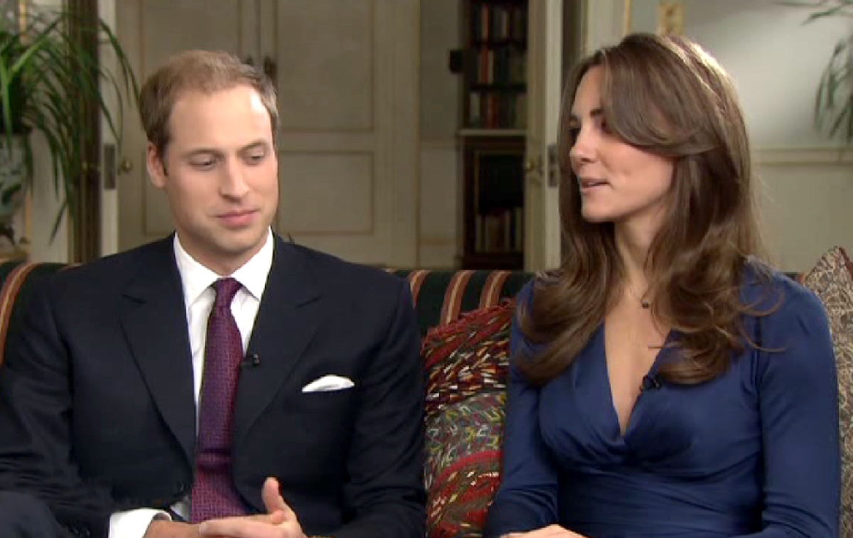 2010年11月、婚約発表した時のウィリアム王子とケイト・ミドルトンさん（共に当時）