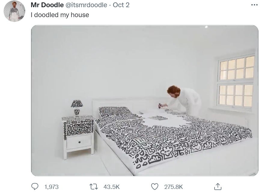 家具や壁、毛布や枕にも作品を描いていく（画像は『Mr Doodle　2022年10月2日付Twitter「I doodled my house」』のスクリーンショット）