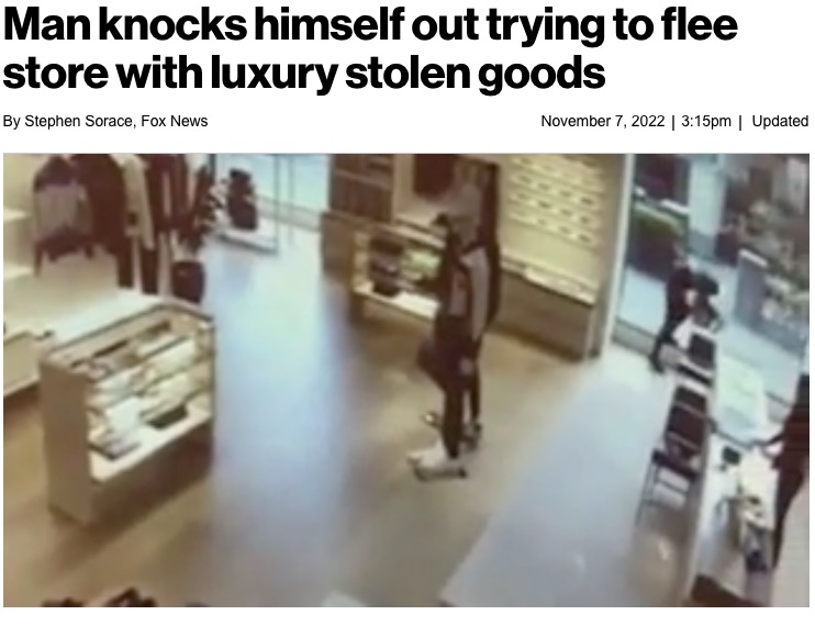 店のガラス窓に激突（画像は『New York Post　2022年11月7日付「Man knocks himself out trying to flee store with luxury stolen goods」（Bellevue Police Department）』のスクリーンショット）