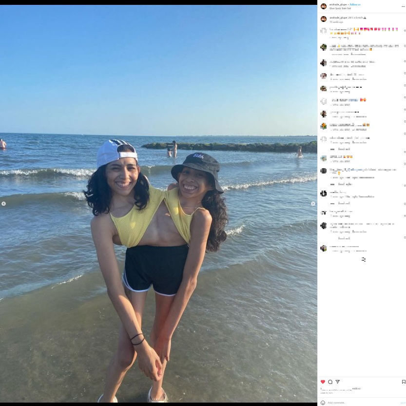 私たちは“2人の個性ある人間”と語る姉妹（画像は『Lupita　2022年6月29日付Instagram「Life’s a beach」』のスクリーンショット）
