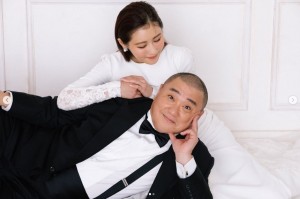 結婚報告した山本圭壱と西野未姫（画像は『極楽とんぼ 山本圭壱 /けいちょん　2022年11月22日付Instagram「ご報告です。」』のスクリーンショット）