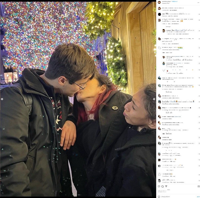 キスはOK（画像は『Lupita　2021年12月19日付Instagram「New York trip yesterday」』のスクリーンショット）