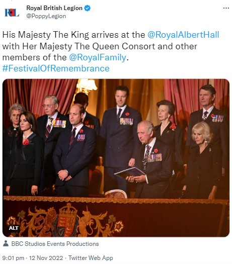 ロイヤル・ボックスに到着した英王室メンバー（画像は『Royal British Legion　2022年11月12日付Twitter「His Majesty The King arrives at the ＠RoyalAlbertHall」』のスクリーンショット）