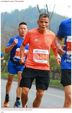 【海外発！Breaking News】強靭な肺の持ち主？　タバコを吸いながらフルマラソンを完走した50歳男性（中国）