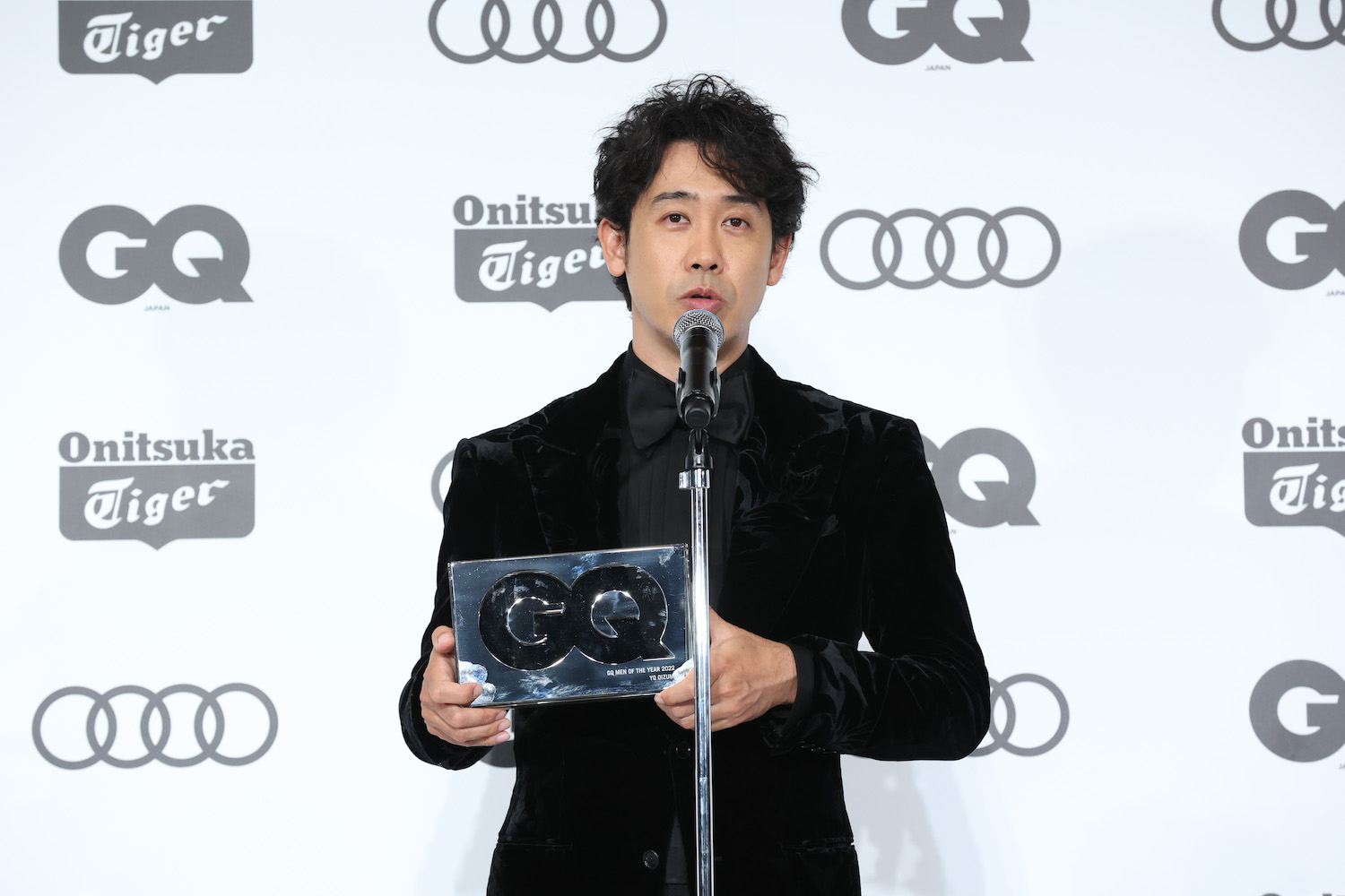 「GQ MEN OF THE YEAR 2022」にて「メン・オブ・ザ・イヤー・ベスト・アクター賞」を受賞した大泉洋
