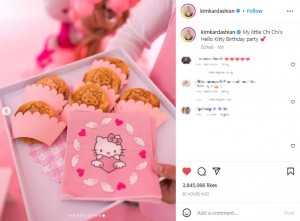 ハローキティの焼き印入りお菓子も（画像は『Kim Kardashian　2023年1月25日付Instagram「My little Chi Chi’s Hello Kitty Birthday party」』のスクリーンショット）