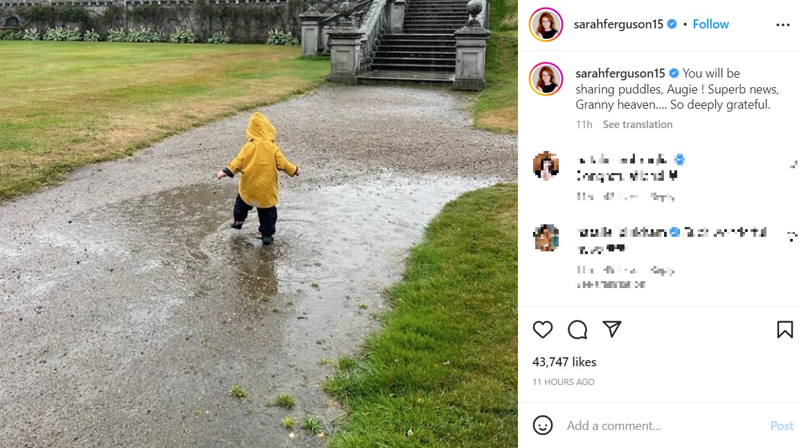 セーラさんが公開したオーガスト君の後ろ姿（画像は『Sarah Ferguson　2023年1月24日付Instagram「You will be sharing puddles, Augie !」』のスクリーンショット）