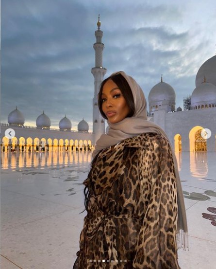 アブダビにある世界最大級のモスクを訪れたナオミ・キャンベル（画像は『Dr Naomi Campbell　2023年1月30日付Instagram「Splendor of Sheikh Zayed Grand Mosque」』のスクリーンショット）