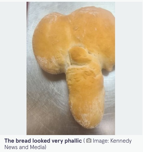 男児はパン屋を営む祖父から残りの生地をもらってキノコの形のパンを作ったという。しかしパンは大人の目には赤面するような形をしていた（画像は『The Mirror　2023年3月28日付「Mum red-faced as son’s baking creation comes out oven in cheeky shape」（Image: Kennedy News and Media）』のスクリーンショット）