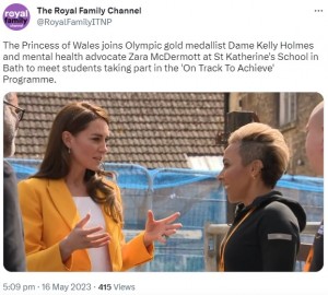 キャサリン皇太子妃と対面するオリンピック金メダリストのケリー・ホームズさん。ケリーさんは2008年に困難な状況にある若者を支援する慈善団体を設立した（画像は『The Royal Family Channel　2023年5月16日付Twitter「The Princess of Wales joins Olympic gold medallist Dame Kelly Holmes and mental health advocate Zara McDermott」』のスクリーンショット）