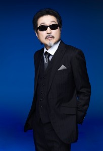 THE ALFEEでボーカル、ベースを担当する桜井賢。新曲『鋼の騎士Q』はドラマの主題歌に起用され、ドラマプロデューサーからメインボーカルに指名された