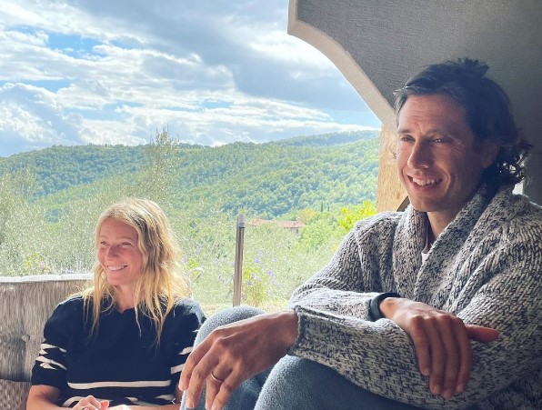 女優グウィネス・パルトロウと夫のブラッド・ファルチャック氏。ヘンリー王子とメーガン妃らと一緒に寿司レストラン「Sushi Bar Montecito」で食事をしたと報じられた（画像は『Gwyneth Paltrow　2022年9月29日付Instagram「IV」』のスクリーンショット）