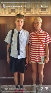 ミラノにある「プラダ財団」を訪れたグウィネス・パルトロウとモーゼスさん。親子ともに半袖シャツとショート丈のパンツ姿だ（画像は『Gwyneth Paltrow　2023年6月27日付Instagram』のスクリーンショット）