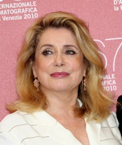 2010年9月、第67回ヴェネツィア国際映画祭に出席したカトリーヌ・ドヌーヴ