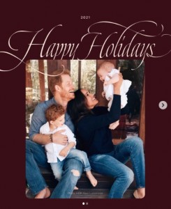2021年、ヘンリー王子夫妻が送ったクリスマスカード。夫妻はアーチー君、リリベットちゃん（ともに当時）とともに米カリフォルニア州で生活している（画像は『Team Rubicon　2021年12月23日付Instagram「We’re grateful to Archewell Foundation and Prince Harry and Meghan」』のスクリーンショット）
