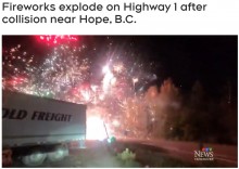 【海外発！Breaking News】高速道路の衝突事故で大量の花火が炸裂　目撃者は「最高のショーだった」（カナダ）＜動画あり＞
