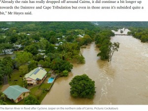 増水し、周辺地域に深刻な浸水被害をもたらしているバロン川（画像は『The Cairns Post　2023年12月19日付「Far North Qld floods: Severe weather and flood warnings removed, rain to ease into the week」（Picture: Cockatours）』のスクリーンショット）