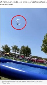 英サウスポートで2023年6月、ゾーブボールの中で遊んでいた9歳男児が、突風により地上から15～20メートルほど宙に舞い上がる。現場で見ていた人たちは驚き、パニックに陥った（『news.com.au　「Horror as boy hurtles across sky in inflatable ball」（Picture: Twitter）』より）