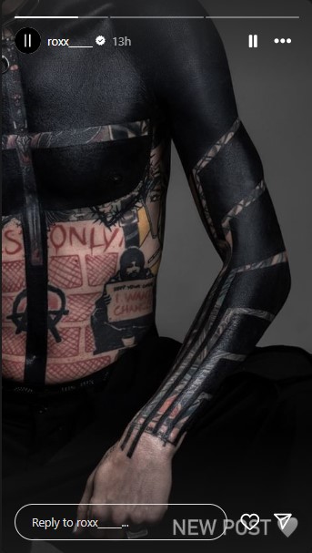 マシン・ガン・ケリーの新たなタトゥーに「似合ってる！」「古いタトゥーが好きだったのに」とファンからは様々な声が届いている（『R O X X　Instagram』より）