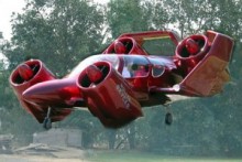 【海外仰天ニュース】ついに完成。“空飛ぶマイ・カー” 2012年に販売開始予定。