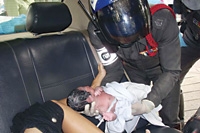 【アジア発！Breaking News】渋滞に巻き込まれ。タクシーの中で出産した妊婦（タイ）
